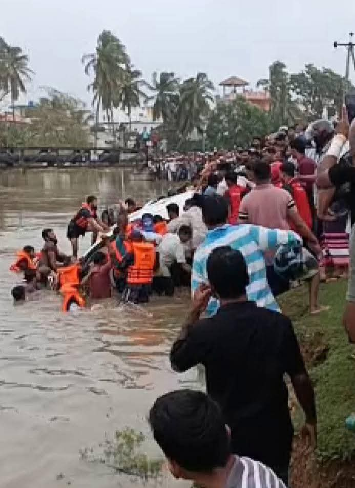 Car in flood 2 death 3 people